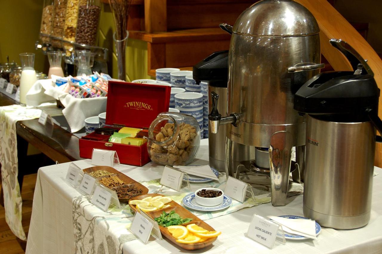 Wyndham Puerto Varas Pettra Luaran gambar A coffee break
