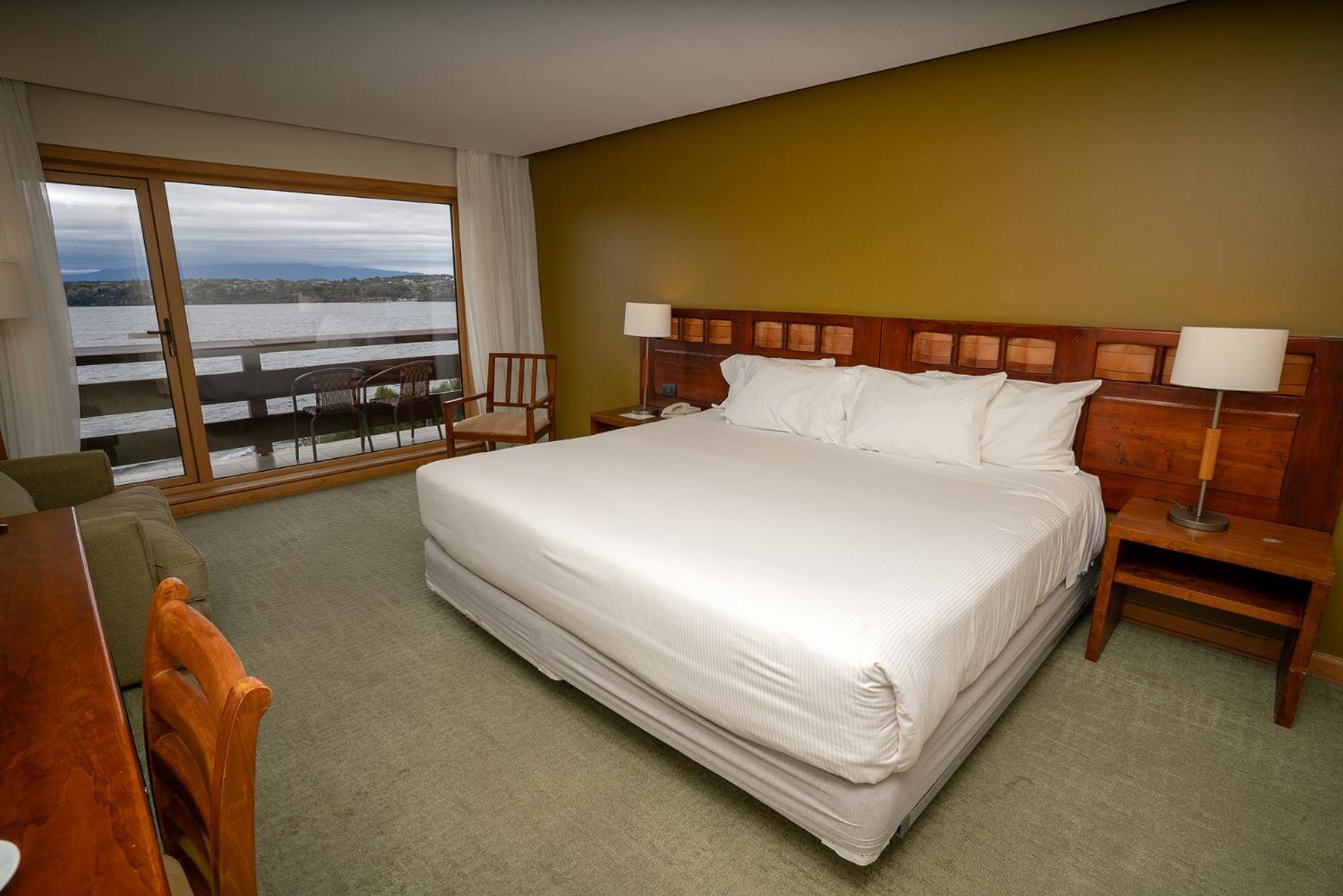 Wyndham Puerto Varas Pettra Luaran gambar A bedroom at the lodge