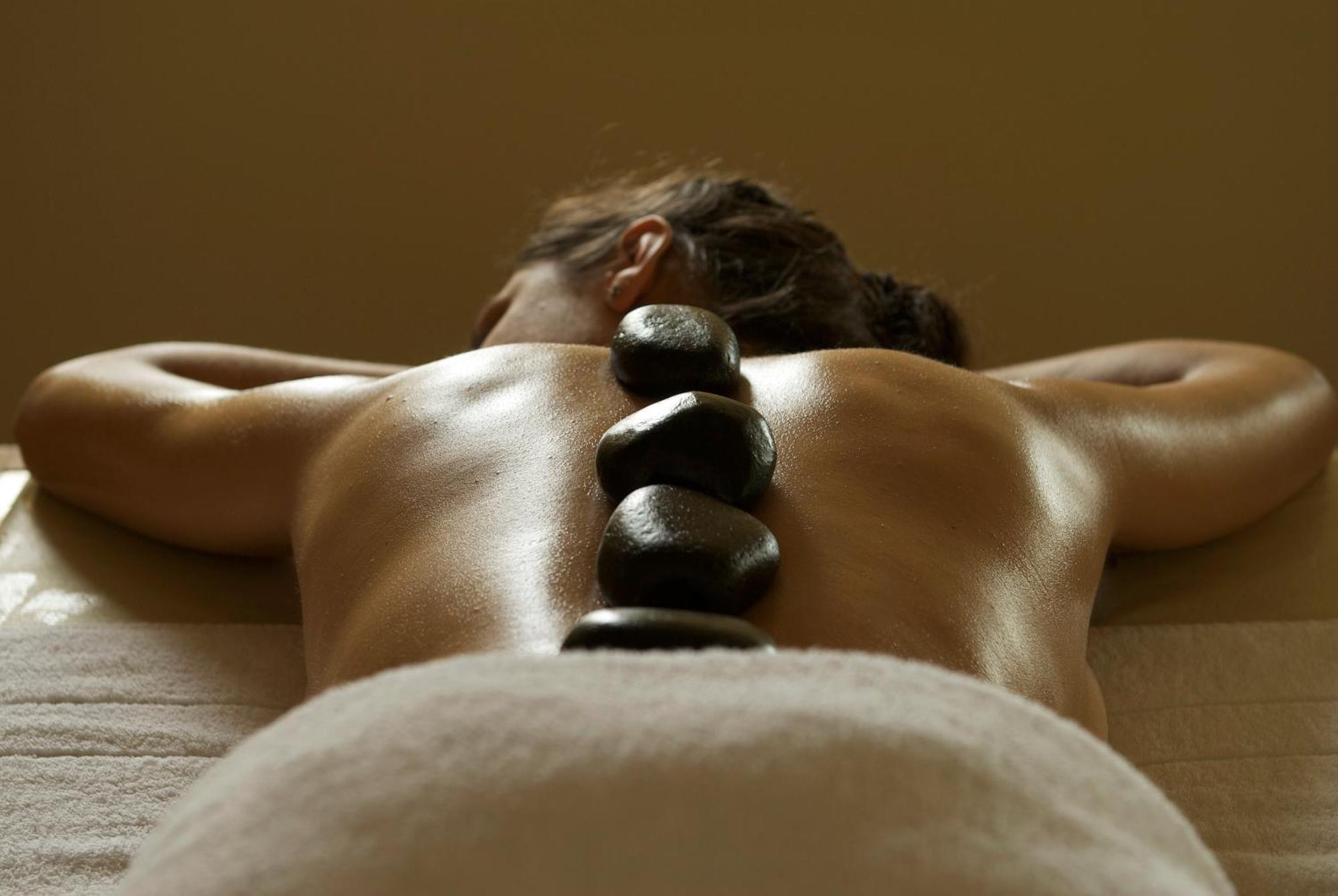 Wyndham Puerto Varas Pettra Luaran gambar Hot stone massage