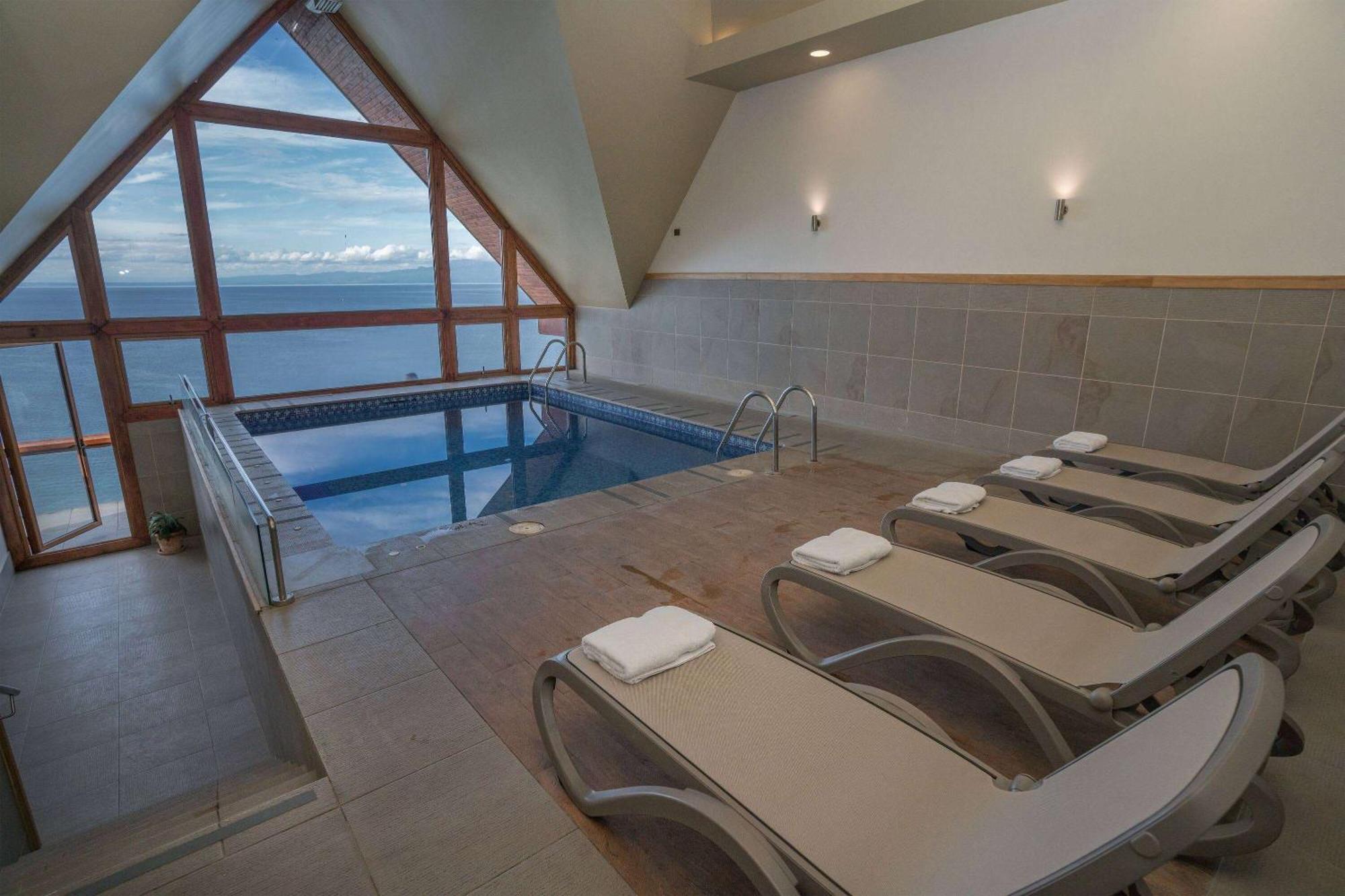 Wyndham Puerto Varas Pettra Luaran gambar The spa at the Hotel