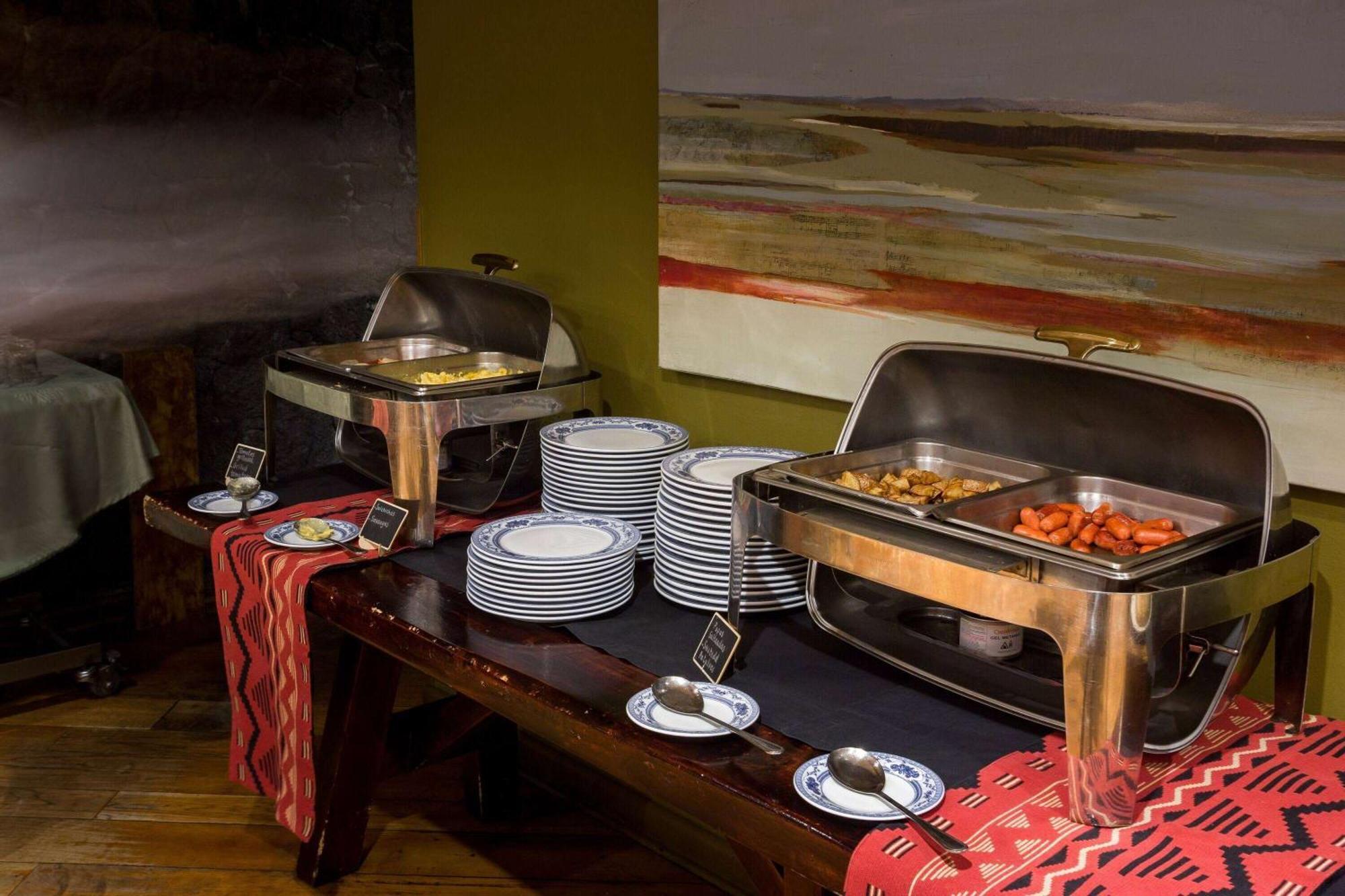 Wyndham Puerto Varas Pettra Luaran gambar A chafing dish